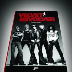 Copertina del libro fotografico di Ross Halfin dedicato ai Velvet Revolver. Ne parliamo all'interno del blog